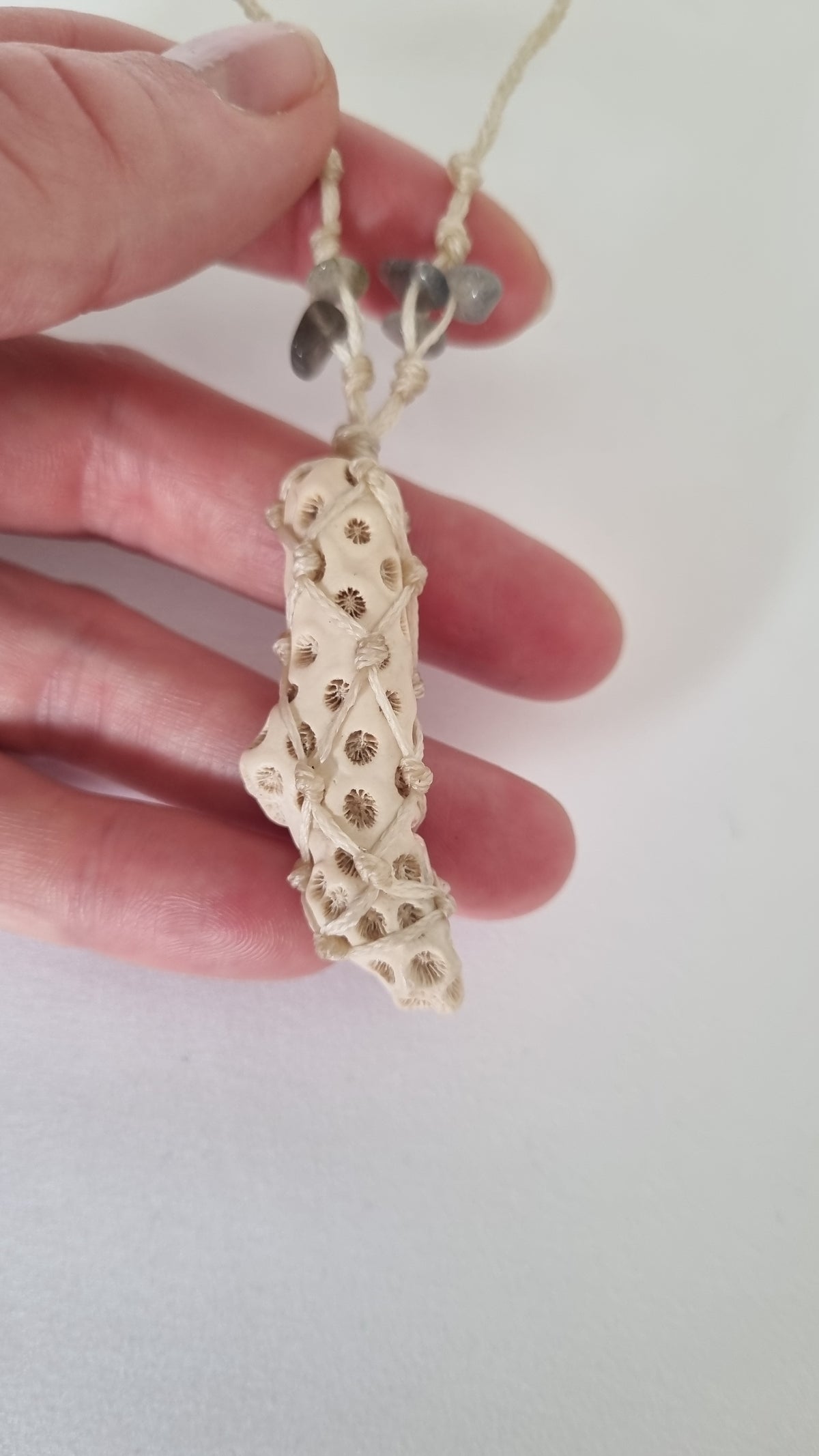 Coral handmade macramé necklace