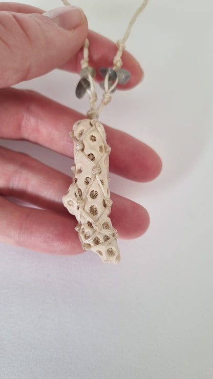 Coral handmade macramé necklace