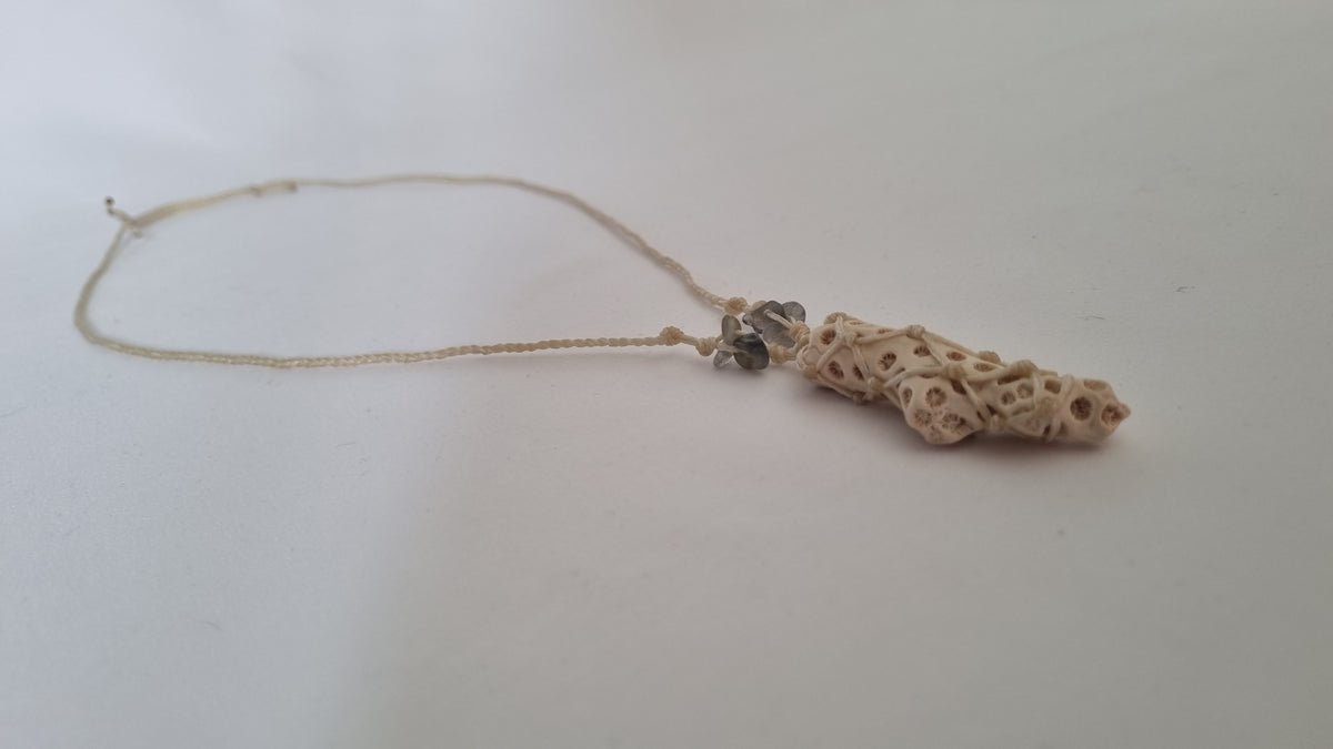 Coral handmade macramé necklace